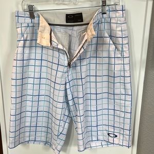 Mens Oakley shorts. Size 32